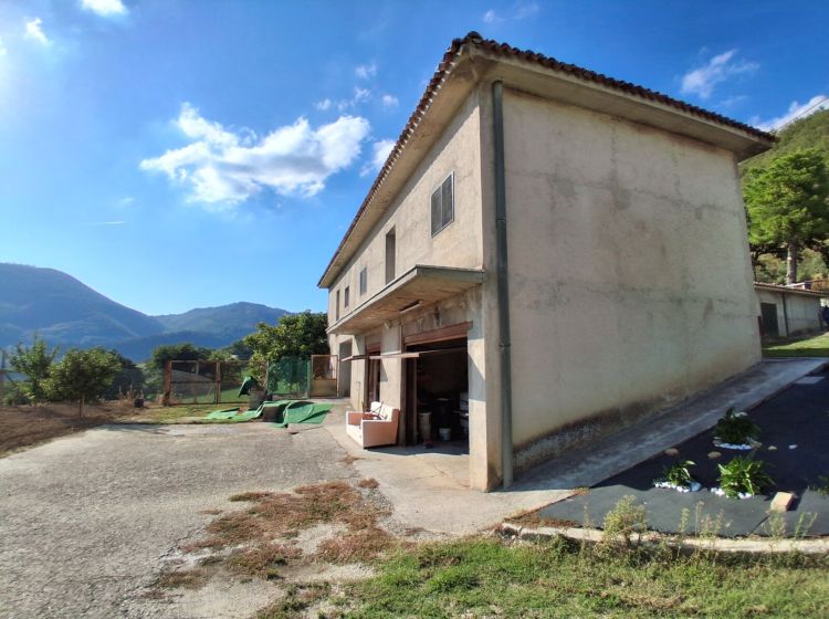 Magazzino o deposito in vendita, via Forchiusa Est  114, Forchiusa, Serra San Quirico