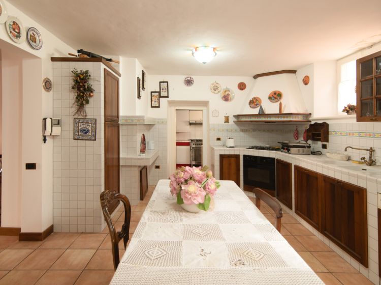 Villa in vendita, Frazione Valtreara  41, Genga