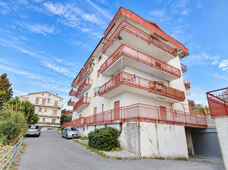 Trilocale in vendita, via Dr. la Terza, Scalea