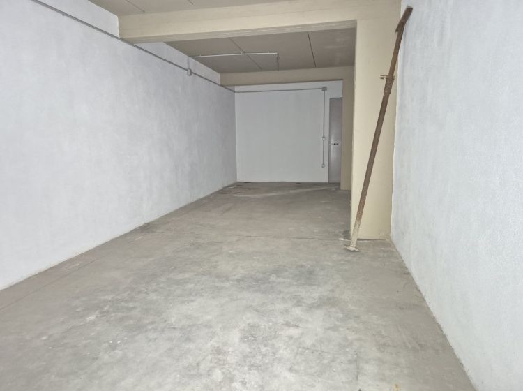 Box / Garage in vendita, Piazza Milite Ignoto, Palombaio, Bitonto