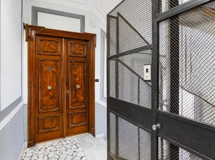 Trilocale in vendita, Piazza San Maria la Scala  10, Centro, Napoli