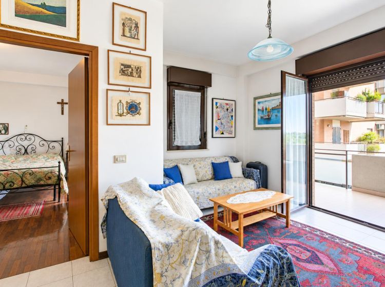 Bilocale in vendita, viale della Torre di Pratolungo  9, Casal Monastero, Roma