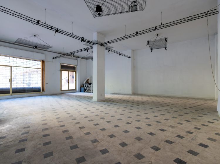 Negozio in vendita, viale dei Normanni  59 61 63 65, Centro Storico, Catanzaro