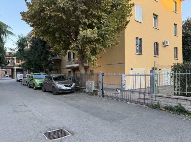 Box / Garage in vendita, via Alessandro Stoppato  22, Corticella, Bologna