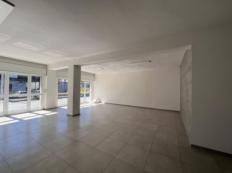 Negozio in affitto, via Alcide de Gasperi  224, Pagani