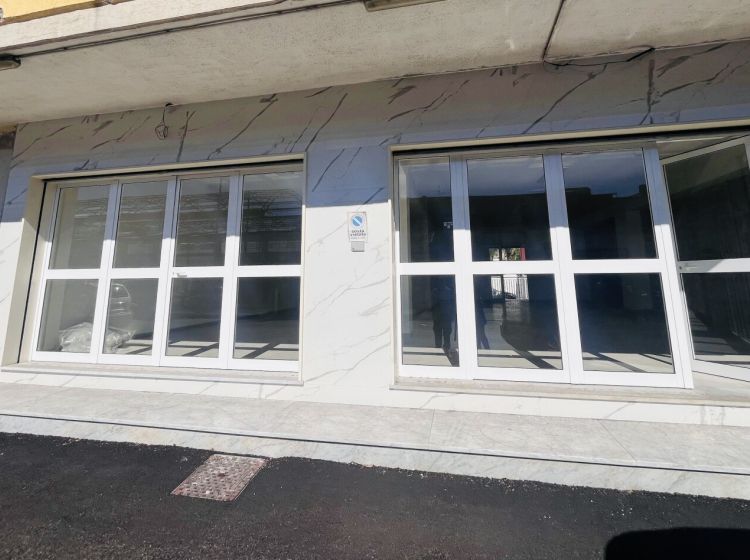 Negozio in affitto, via Alcide de Gasperi  224, Pagani