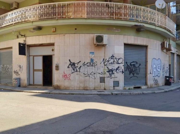 Negozio in vendita, via Antonio Iannuzzi  55, Torrione, Salerno