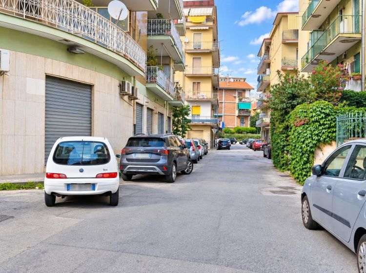 Negozio in vendita, via Antonio Iannuzzi  55, Torrione, Salerno