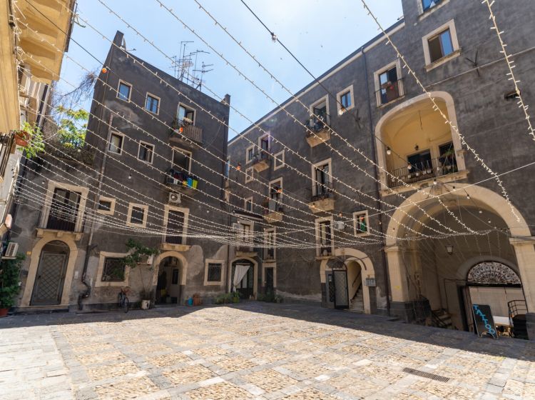 Bilocale in vendita, via Montesano  5, Centro Storico, Catania