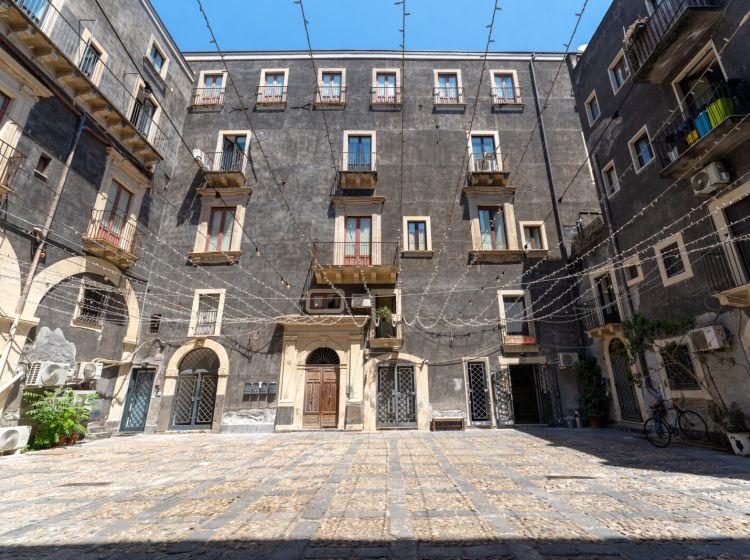 Bilocale in vendita, via Montesano  5, Centro Storico, Catania