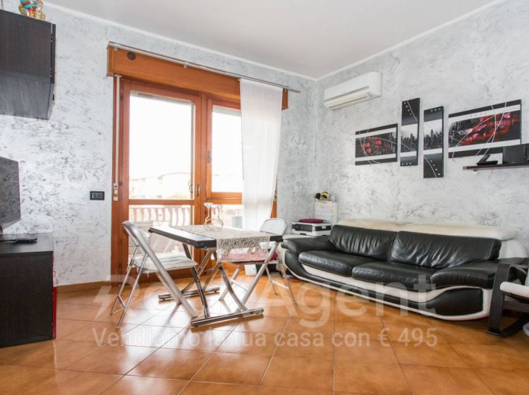 Appartamento di 85 m² con 3 locali e box auto in vendita a Roma