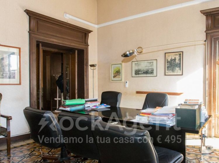 Appartamento di 125 m² con 5 locali in vendita a Roma