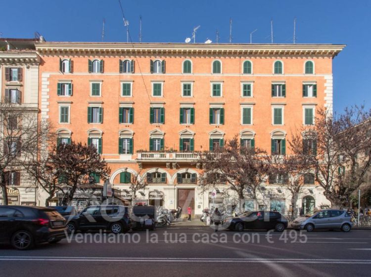 Appartamento di 125 m² con 5 locali in vendita a Roma