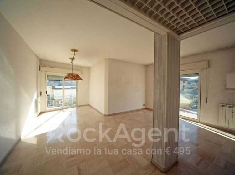 Attico / Mansarda di 135 m² con 4 locali e box auto in vendita a Rapallo