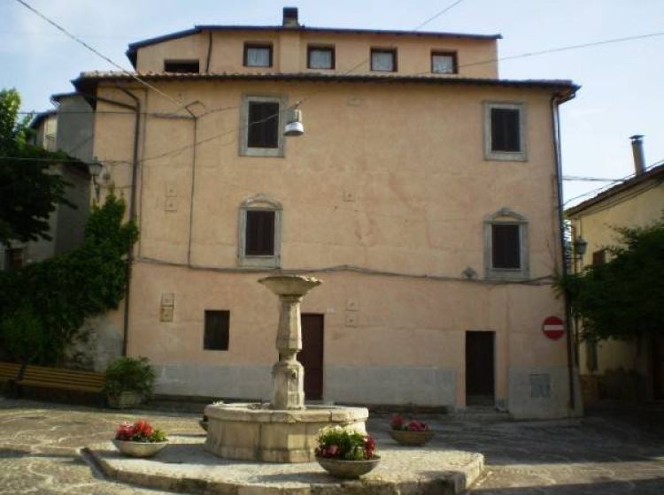 Stabile o palazzo in vendita, via Parodi, Colle Di Tora
