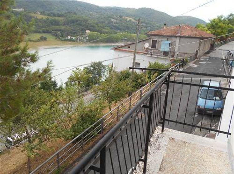 Appartamento di 50 m² con 2 locali in vendita a Colle di Tora