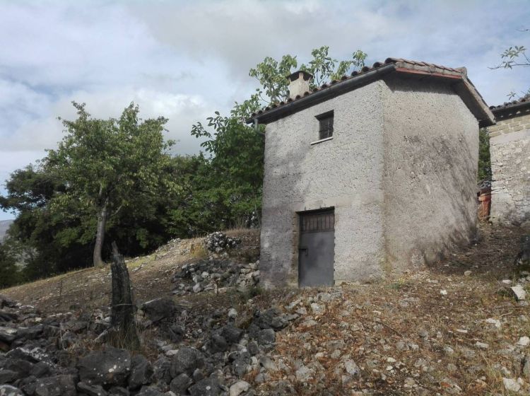 Casale in vendita, Strada Provinciale Turanese, Colle Di Tora