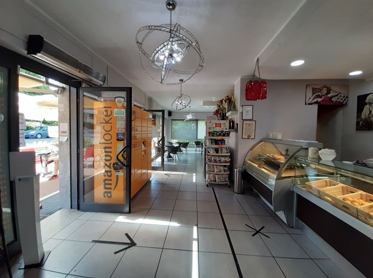 Attività / Licenza in vendita, via Paolo Stoppa 78, Roma