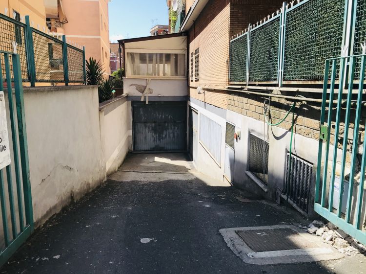 Bilocale in vendita, via dei Pampini, Roma