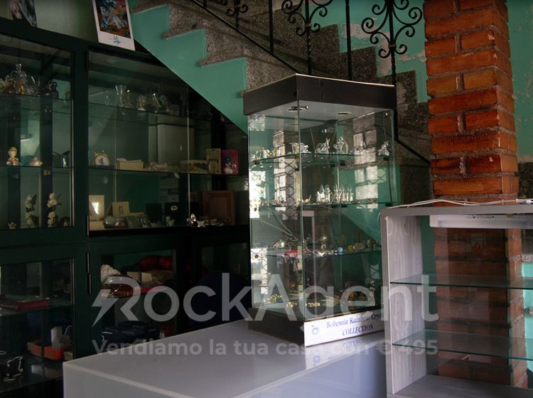 Negozio in vendita, via Giovanni Jannoni  36, Centro storico, Catanzaro