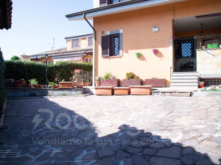 Villa in vendita, via Agosta, Guidonia, Guidonia Montecelio