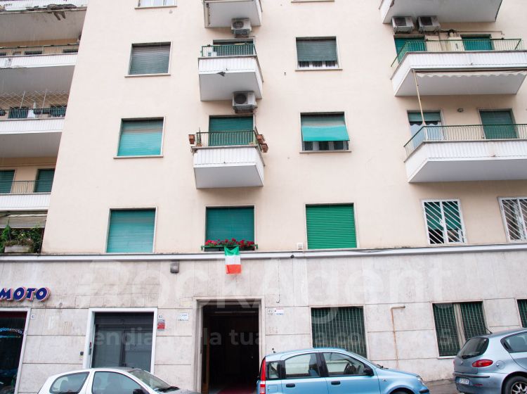 Bilocale in vendita, via Elio Donato, Roma