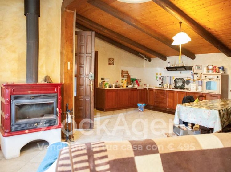 Trilocale in vendita, via Molino 38, Lamporo