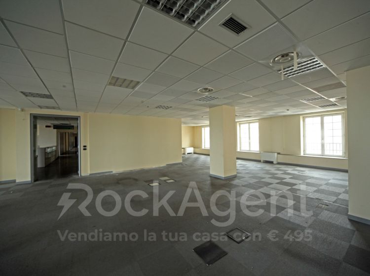 Ufficio in vendita, via Antica Fiumara  3, Sampierdarena, Genova