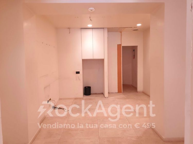 Negozio in vendita, via Silla, Roma