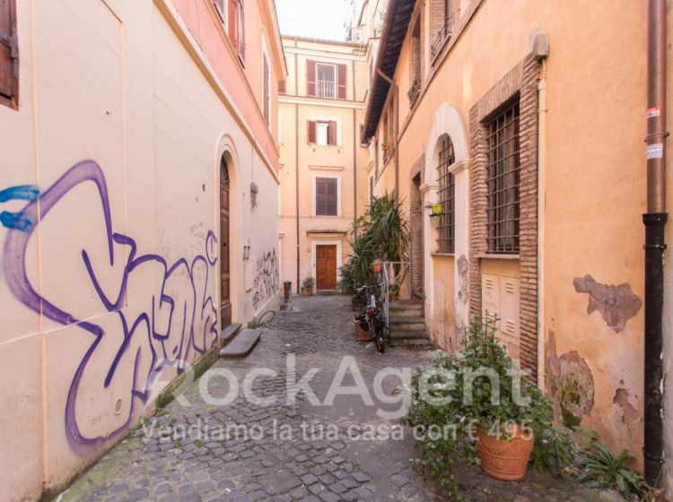 Appartamento di 115 m² con 4 locali in vendita a Roma