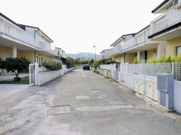 Trilocale in vendita, via delle Ortensie, San Sostene Marina, San Sostene