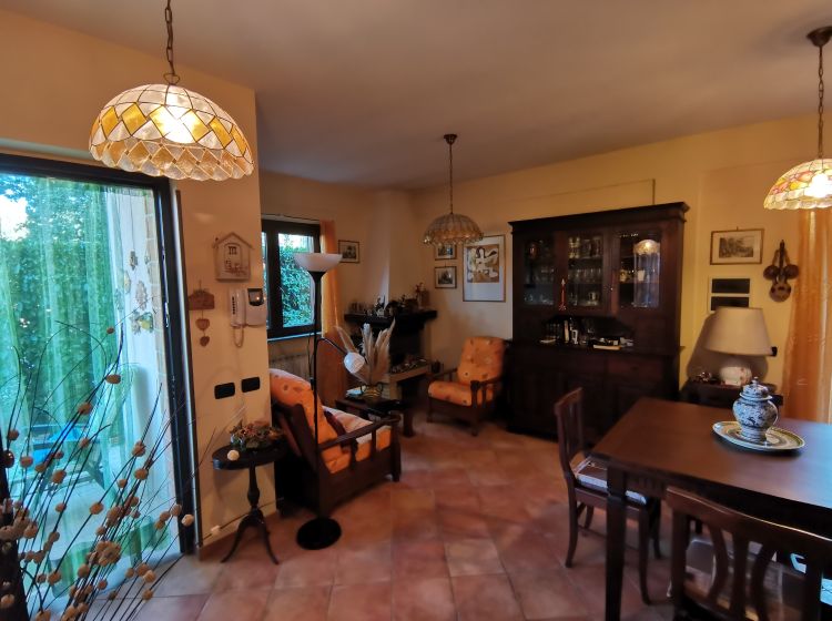 Villa in vendita, via Maria Letizia Giuliani Snc, Colle Di Tora
