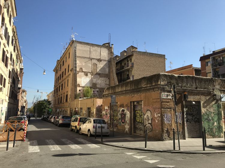 Negozio in affitto, via dei Sabelli 68, Roma