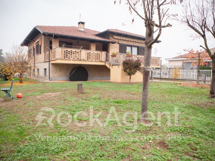Villa in vendita, Strada Tedeschi 96, Leinì