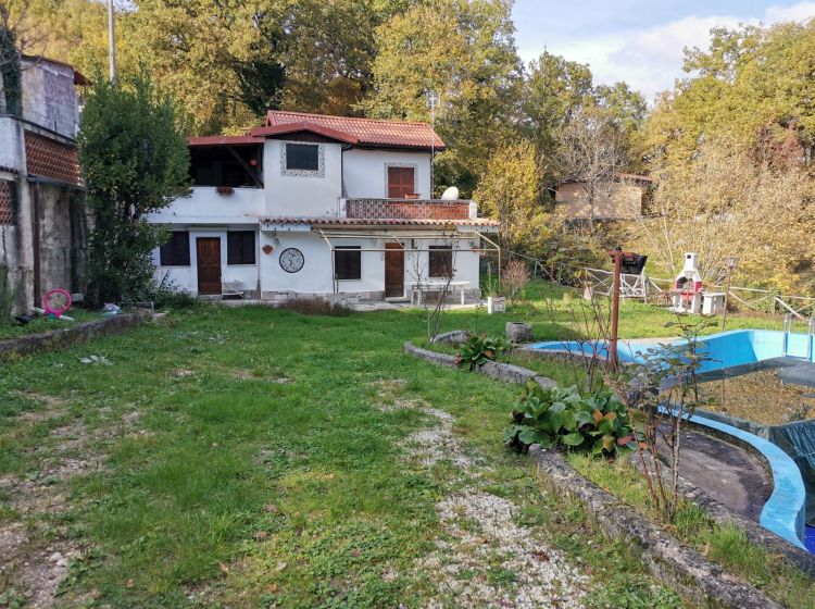 Villa in vendita, via Varcasiccia, Paganico Sabino