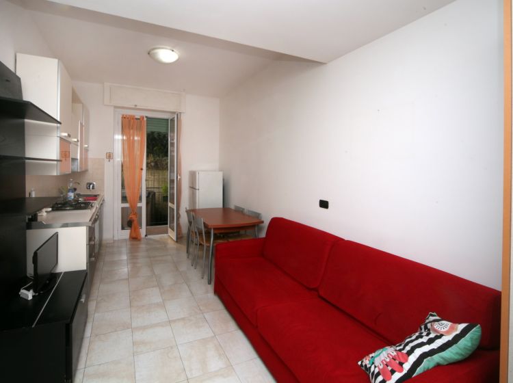 Bilocale in vendita, via Tortona 15, Marassi, Genova