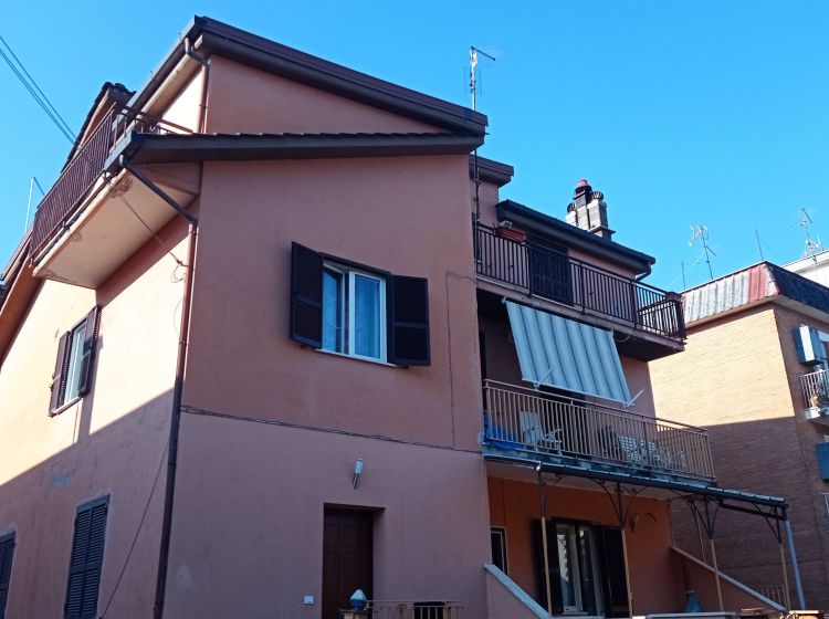 Mansarda in vendita, via Giuseppe di Vittorio, Villanova, Guidonia Montecelio