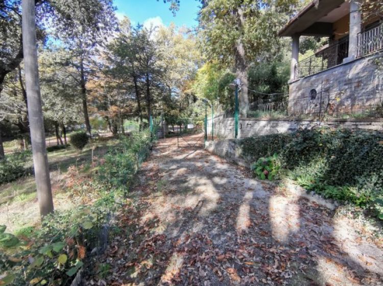 Villa in vendita, via Cisterna 26, Poggio Catino