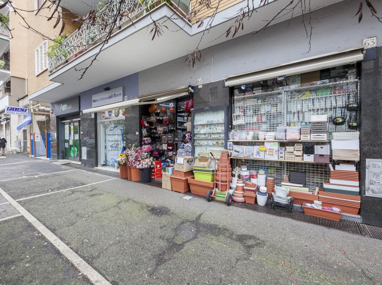 Negozio in vendita, via Giacinto Carini 61, Monteverde, Roma