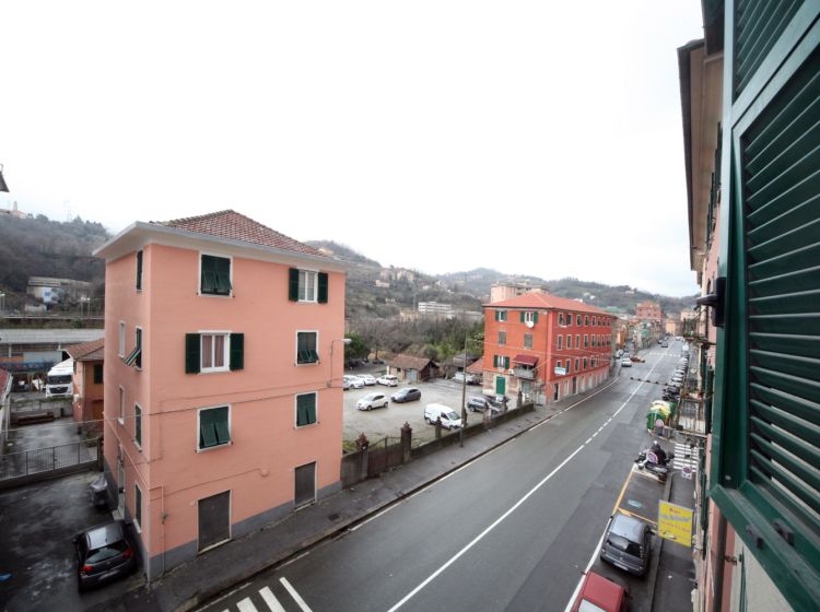 Trilocale in vendita, via San Quirico  109, Bolzaneto, Genova
