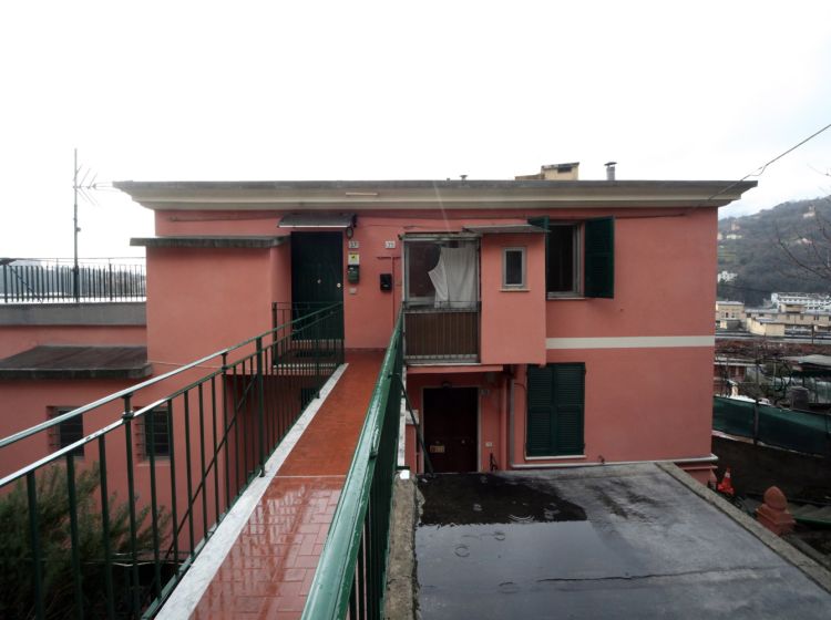 Trilocale in vendita, via Campodonico  35, Bolzaneto, Genova