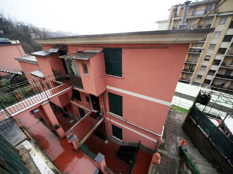 Trilocale in vendita, via Campodonico  35, Bolzaneto, Genova