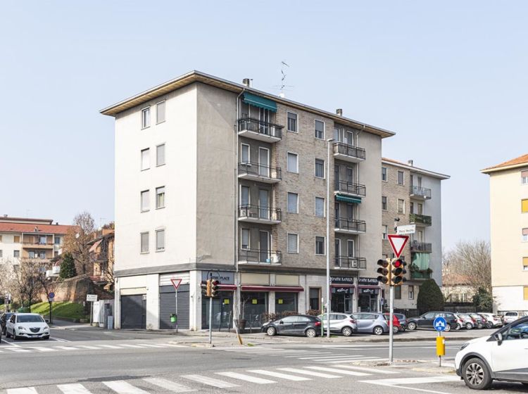 Bilocale in vendita, via Torquato Tasso  88, Città Giardino, Pavia