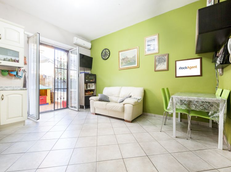 Bilocale in vendita, via Attavante degli Attavanti 61, Torre Angela, Roma