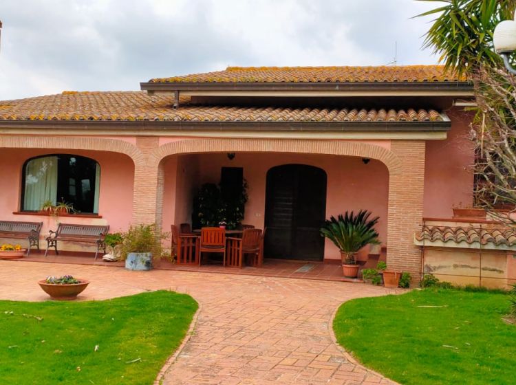 Villa in vendita, Contrada Colle Pigna, Giulianello, Cori