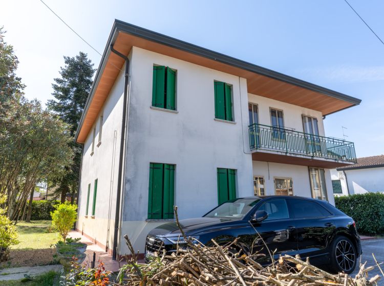 Villa, via C. Cavour  15, Vigonza, Vigonza