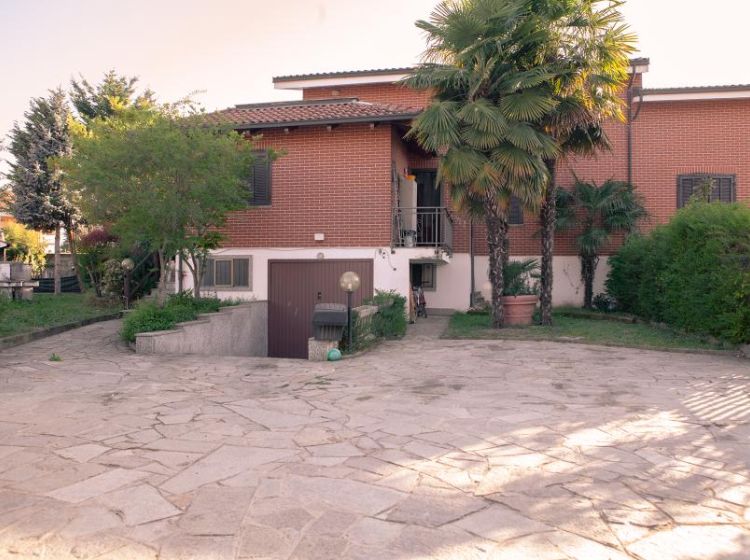 Villa in vendita, via Riviera 61, Volpiano