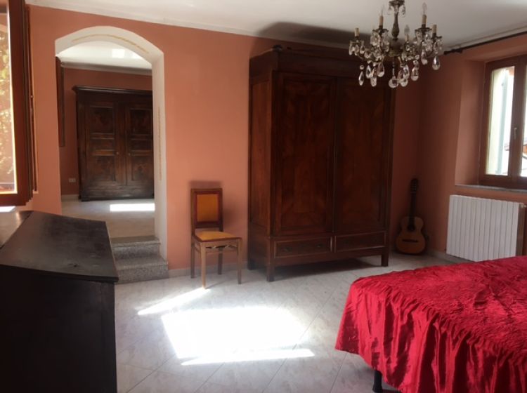 Casale in vendita, via V. Veneto  14, Pecorara, Alta Val Tidone