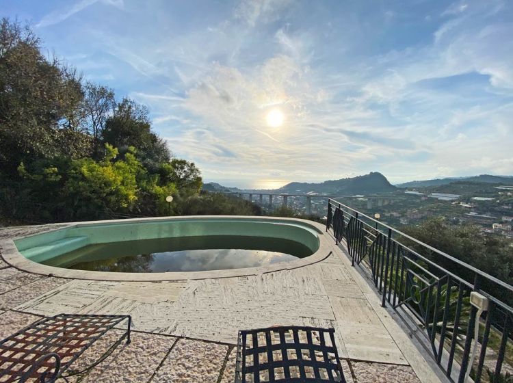 Villa in vendita, via Giovanni Pascoli, Sasso Di Bordighera
