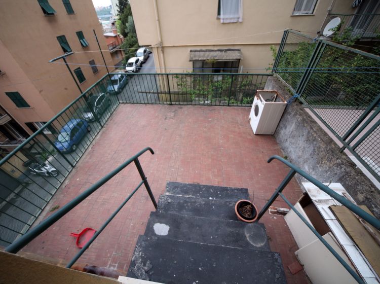 Bilocale in vendita, via Mansueto 35, Rivarolo, Genova